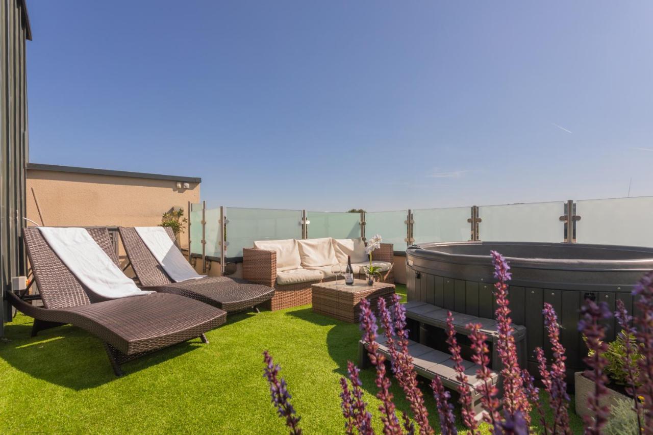 Henge House, Penthouse Apartment Bath Ngoại thất bức ảnh
